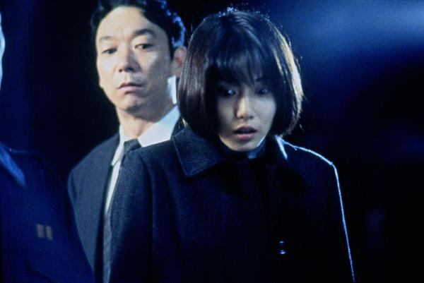 Bild 1 von 4: Reiko Asakawa (Nanako Matsushima, r.)