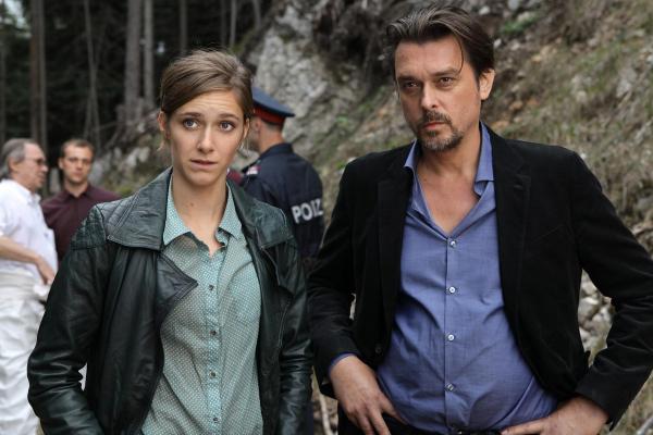 Bild 1 von 35: Im Bild: Miriam Stein (Sandra Mohr), Hary Prinz (Sascha Bergmann).