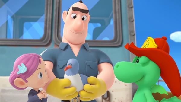 Bild 1 von 5: David und Stella sind sich sicher - Grisu ist der perfekte Fluglehrer für die Möwe Sally.