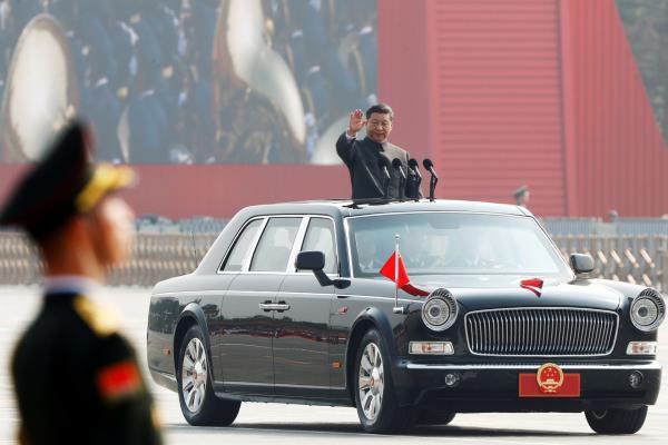 Bild 1 von 1: Chinas Staatspräsident Xi Jinping demonstriert mit einer riesigen Militärparade seine Autorität.