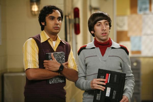 Bild 1 von 23: Erstmals essen Leonard und Sheldon sowie Rajesh (Kunal Nayyar, l.) und Howard (Simon Helberg, r.) in dem Restaurant, in dem Penny als Kellnerin arbeitet. Sheldon ist allerdings nicht in der Lage zu bestellen, da er lieber Hamburger in einem anderen Laden isst ...