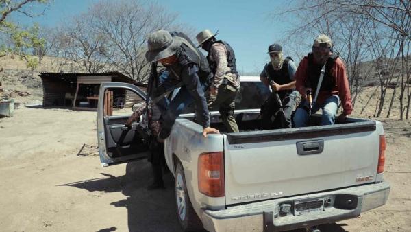 Bild 1 von 2: Mit Pick-up-Trucks sollen Amtsträger und Bundespolizisten zu Feiern von hochrangigen Kartellmitgliedern eskortiert worden sein.