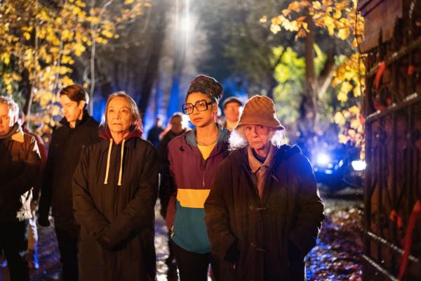 Bild 1 von 13: (v.l.n.r.) Bea Mayer (Tantoo Cardinal); Myrna Landers (Tamara Brown); Ruth Zardo (Clare Coulter)