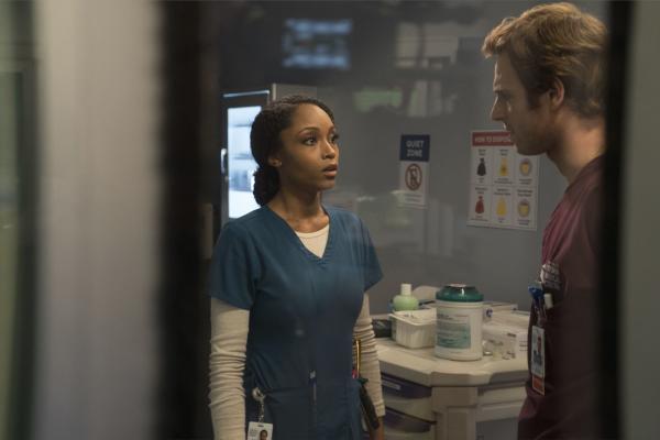 Bild 1 von 11: (l-r) Yaya DaCosta as April Sexton, Nick Gehlfuss as Dr. Will Halstead -- (Photo by: Elizabeth Sisson/NBC)