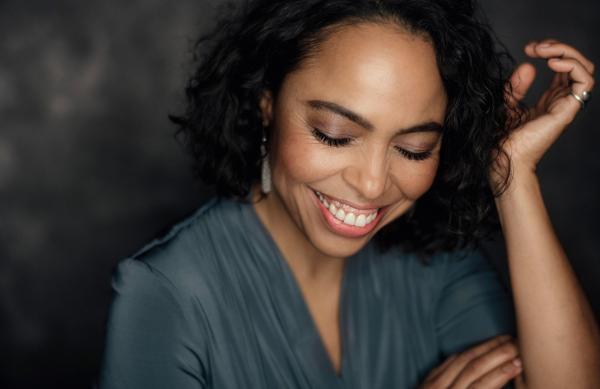 Bild 1 von 1: Swinging Christmas: Pat Appleton wird begleitet von der hr-Bigband.