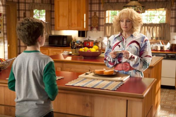 Bild 1 von 9: Adam Goldberg (Sean Giambrone, l.); Beverly Goldberg (Wendi McLendon-Covey, r.)