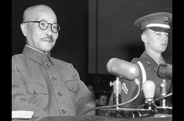 Bild 1 von 6: Einer der prominentesten Angeklagten ist Ex-Ministerpräsident Hideki Tojo. Er gilt als Verantwortlicher für den japanischen Angriff auf Pearl Harbor.
