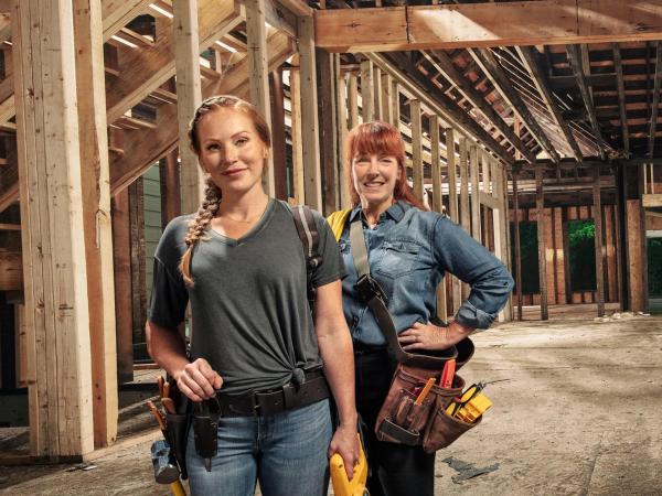 Bild 1 von 1: Mina Starsiak (l.); Karen Laine (r.)