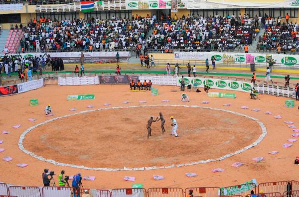 Bild 1 von 3: Im Senegal ist Wrestling eine nationale Leidenschaft.