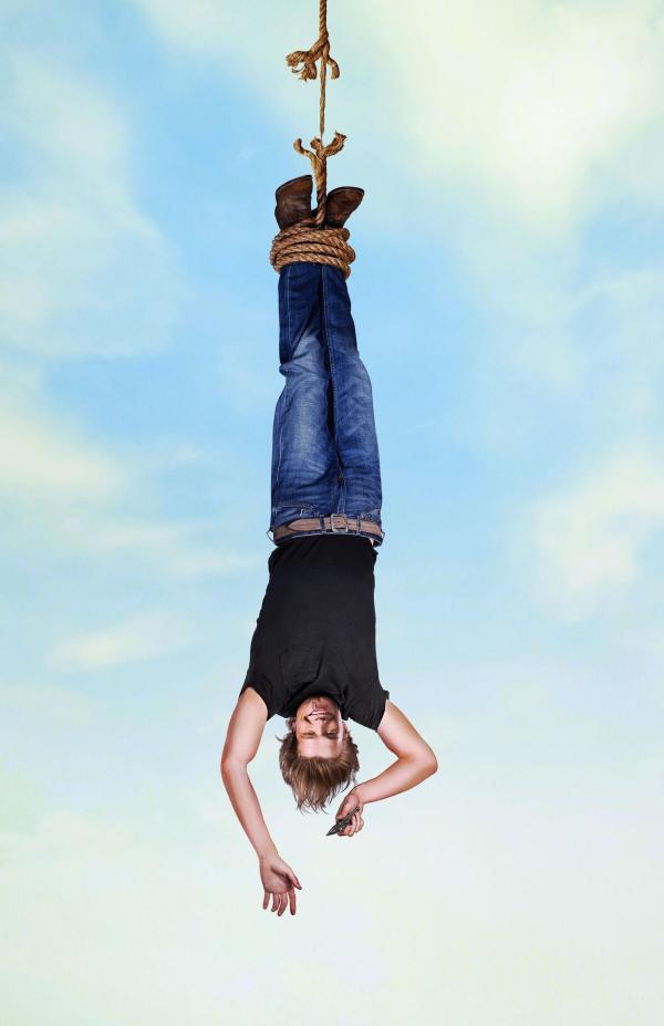 Bild 1 von 26: (1. Staffel) - Ein etwas anderer Held: Angus MacGyver (Lucas Till)