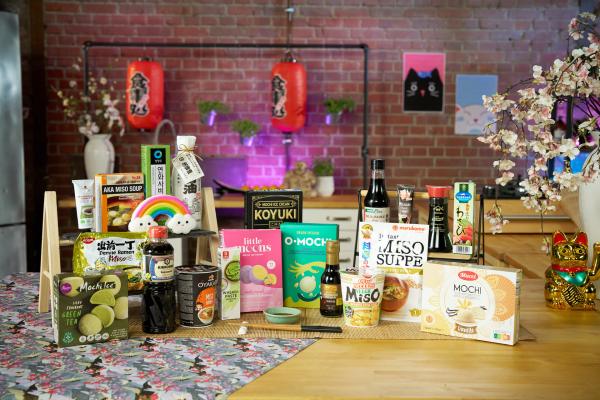 Bild 1 von 4: Ob Sojasauce, Mochi-Eis, Instant-Miso-Suppe oder Wasabi-Paste. Produkte aus Japan sind auch in Deutschlands Supermärkten beliebt.