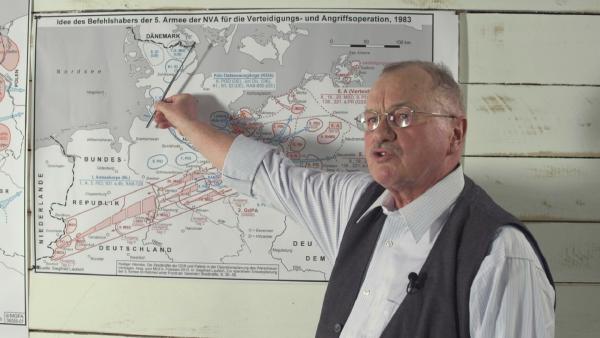 Bild 1 von 4: Siegfried Lautsch, ehemaliger NVA-Offizier, Leiter der Operativen Abteilung des Militärbezirks V der DDR.