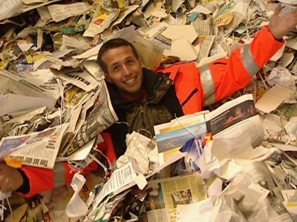 Bild 1 von 4: Willi will wissen, was mit dem Müll passiert. Dazu verbringt er einen ganzen Tag mit den \