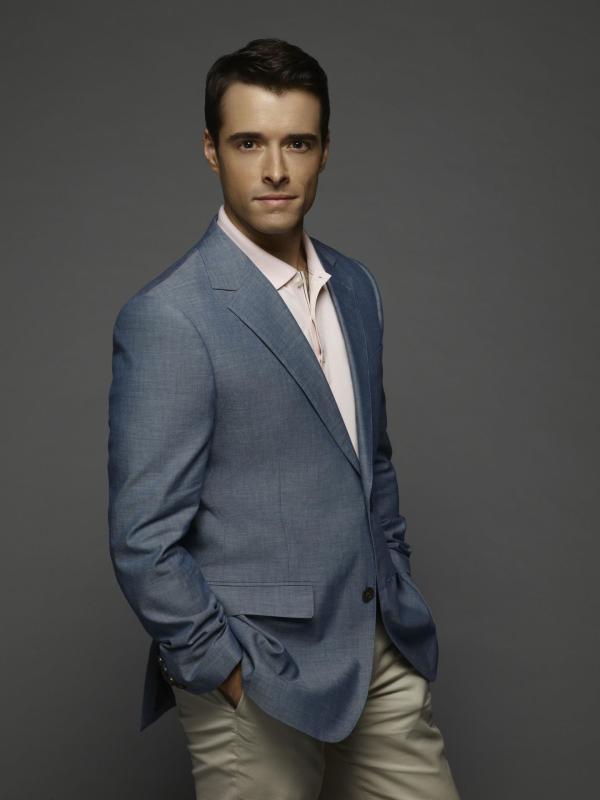 Bild 1 von 14: Eric Monreaux (Corey Cott)