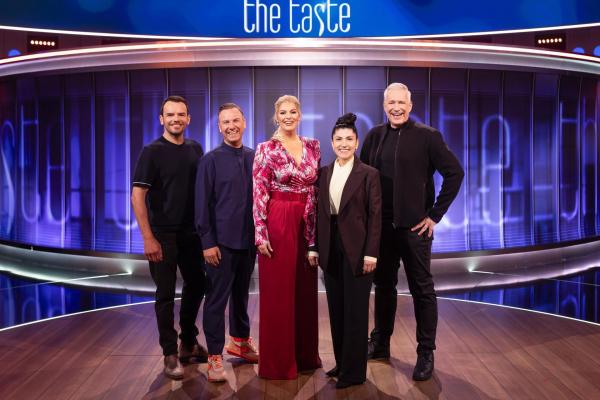 Bild 1 von 7: (v.l.n.r.) Steffen Henssler; Tim Raue; Angelina Kirsch; Elif Oskan; Alexander Herrmann