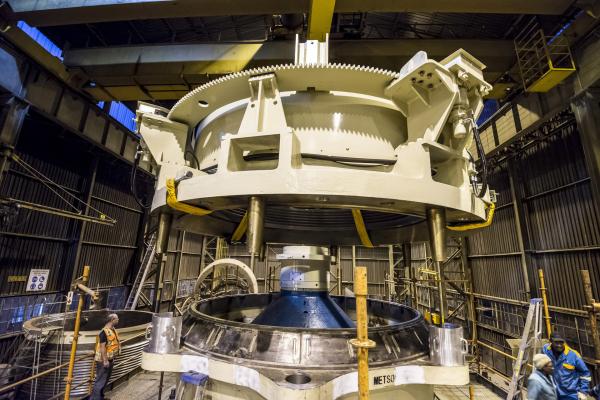 Bild 1 von 2: Das 72 Tonnen schwere und 12 Meter lange M1150 Assault Breacher Vehicle ist einer der schwersten, stärksten und vielseitigsten Panzer, die es gibt.