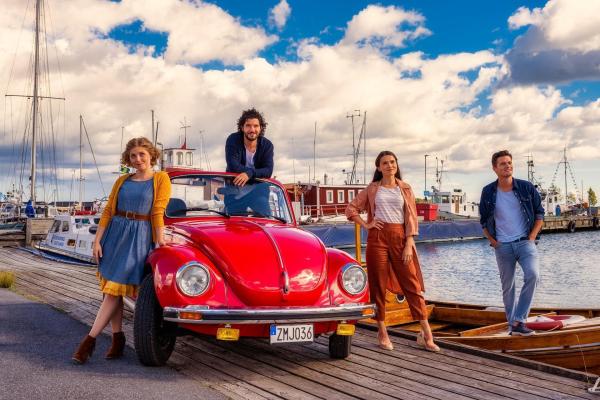 Bild 1 von 1: Im Bild: Noomi (Lilian Prent), Michel (Manuel Mairhofer), Maja (Zoe Moore) und Elias (Paul Triller).