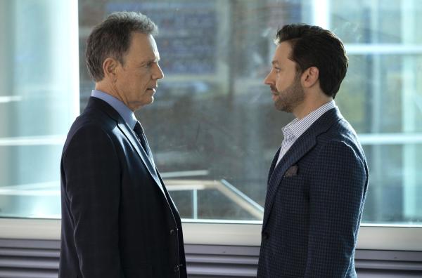 Bild 1 von 17: Dr. Randolph Bell (Bruce Greenwood, l.); Gordon Page (Michael Weston, r.)
