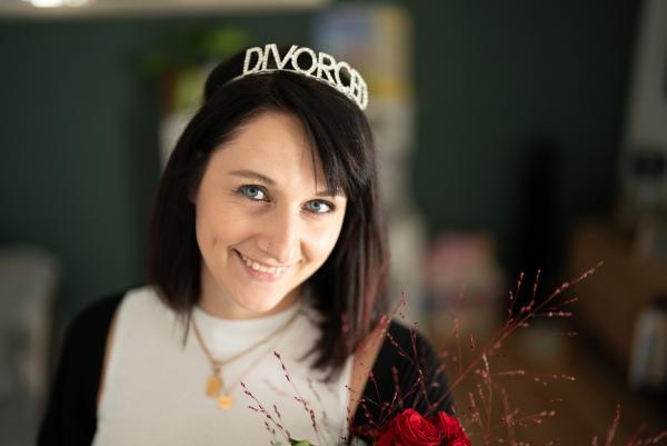 Bild 1 von 7: Jessica feiert ihre Scheidung.