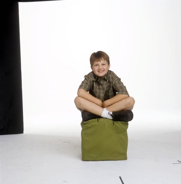 Bild 1 von 11: (1. Staffel) - Nachdem sich seine Eltern getrennt haben, lebt Jake (Angus T. Jones) mit seinem Vater und Onkel unter einem Dach. Keine leichte Situation ...