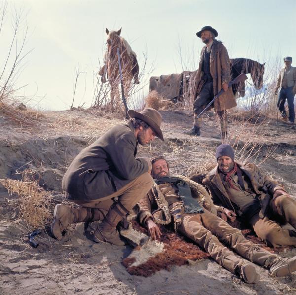 Bild 1 von 5: Blue (Lee Majors, l.); Rafe Quint (Bruce Dern, r.)