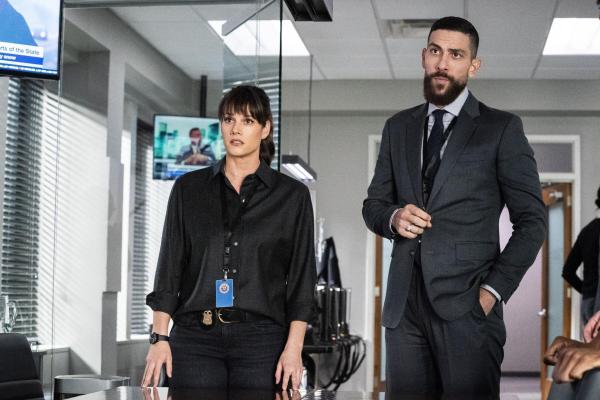 Bild 1 von 6: FBI SA Maggie Bell (Missy Peregrym, l.); FBI SA Omar Adom 'OA' Zidan (Zeeko Zaki, r.)