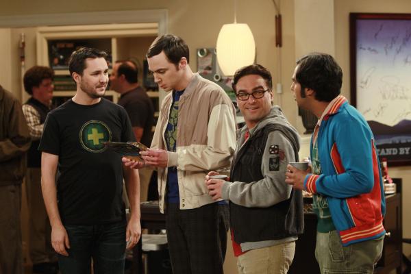 Bild 1 von 22: (v.l.n.r.) Wil Wheaton; Sheldon Cooper (Jim Parsons); Leonard Hofstadter (Johnny Galecki); Rajesh Koothrappali (Kunal Nayyar)