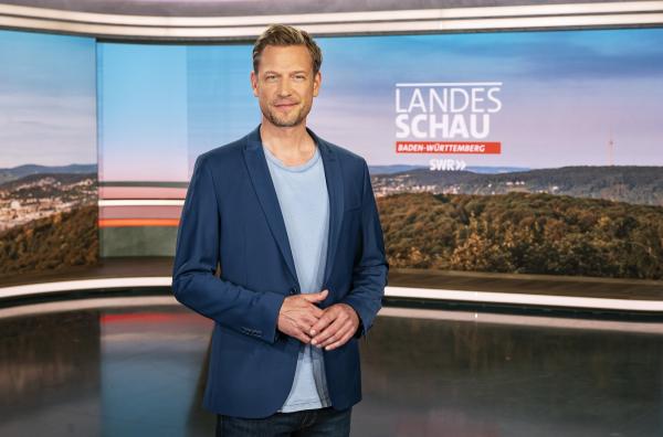 Bild 1 von 4: SWR-Moderator Florian Weber.