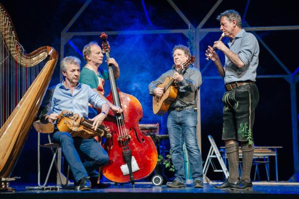 Bild 1 von 10: Im Bild: von links: Michael Well, Stefan Merki, Karl Well und Stofferl Well.