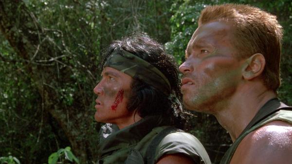 Bild 1 von 5: Billy (Sonny Landham, li.) und Dutch (Arnold Schwarzenegger) haben im Dickicht etwas entdeckt