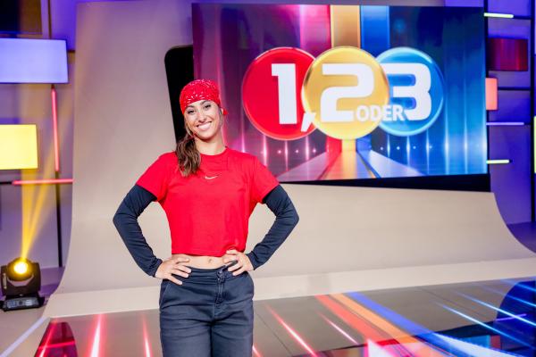 Bild 1 von 9: Breakdancerin Jilou beeindruckt das Publikum mit ihren Moves.