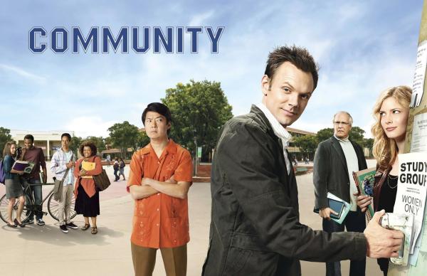 Bild 1 von 25: (1. Staffel) - Community: Jeff Winger (Joel McHale, 3.v.r.), Britta Perry (Gillian Jacobs, r.), Pierce Hawthorne (Chevy Chase, 2.v.r.), Senor Chang (Ken Jeong, 4.v.r.), Shirley Bennett (Yvette Nicole Brown, 4.v.l.), Abed Nadir (Danny Pudi, 3.v.l.), Troy Barnes (Donald Glover, 2.v.l.) und Annie Edison (Alison Brie, l.) ...
