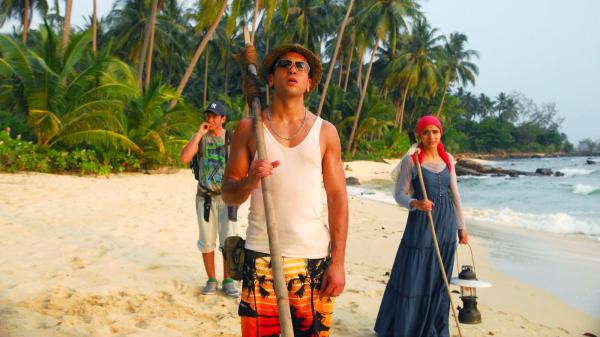 Bild 1 von 3: Costa (Arnel Taci, li.) , Cem (Elyas M'Barek) und Yagmur (Pegah Ferydony)