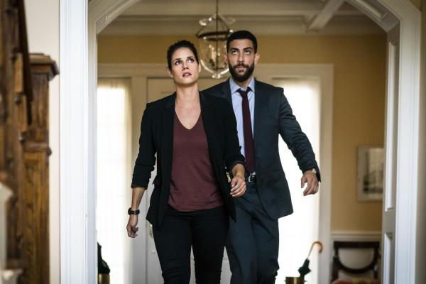 Bild 1 von 19: Maggie Bell (Missy Peregrym, l.); Omar Adom Zidan (Zeeko Zaki, r.)