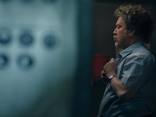 Bild 1 von 7: Im Bild: Nicholas Ofczarek (Heli Wondratschek).