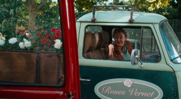 Bild 1 von 4: Madame Vernet (Catherine Frot) verkauft ihre Rosen.