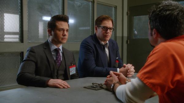 Bild 1 von 24: (v.l.n.r.) Benny Colón (Freddy Rodríguez); Dr. Jason Bull (Michael Weatherly); Trent Bolton (Manny Perez)