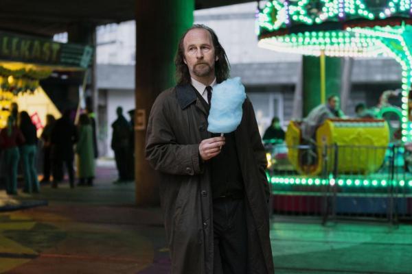 Bild 1 von 9: John Roberts (Paul Kaye)