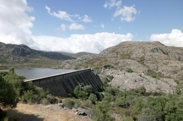 Bild 1 von 2: In den 1940er Jahren setzte das Franco-Regime in Spanien auf Wasserkraft, um den wirtschaftlichen Rückstand des Landes aufzuholen.