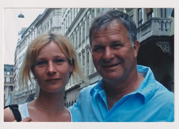 Bild 1 von 5: Edina Gade und ihr Vater Werner Stiller in Budapest.