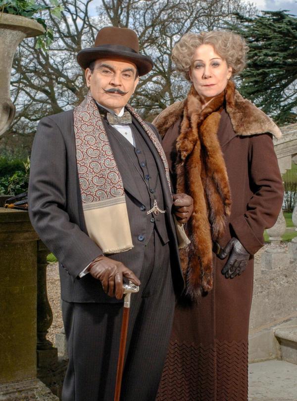 Bild 1 von 12: Im Bild: David Suchet (Hercule Poirot), Zoë Wanamaker (Ariadne Oliver).