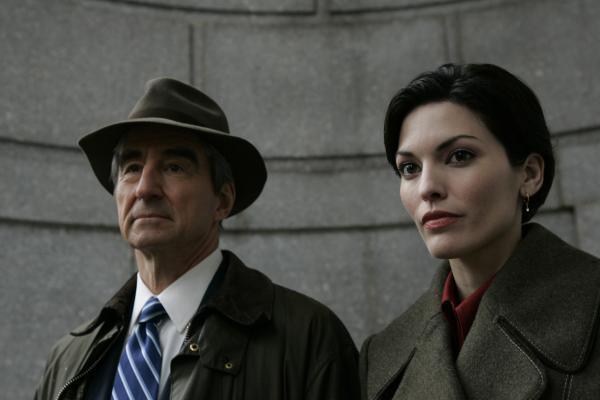 Bild 1 von 5: (l-r) Sam Waterston as Executive Assistant District Attorney Jack McCoy, Alana De La Garza as Connie Rubriosa -- NBC