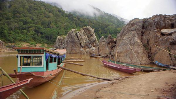 Bild 1 von 2: Im Bild: Im Schatten seiner riesigen Nachbarn Vietnam und Thailand gilt Laos als eines der bestgehüteten Geheimnisse von Südostasien.