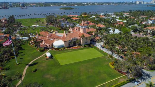 Bild 1 von 7: Trumps Anwesen Mar-a-Lago in Florida wird zur politischen Schaltzentrale. Hier geben sich Familienmitglieder und Superreiche die Klinke in die Hand.