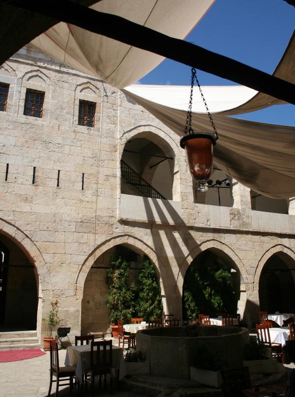 Bild 1 von 7: Die ehemalige Karawanserei Cinci Han;  fast alle Handelsrouten vom Schwarzen Meer nach Zentralanatolien führten durch Safranbolu.