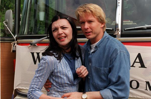 Bild 1 von 3: Im Bild: Doris Hick (Ines Schimek), Serge Falck (Pepi Schoitl).