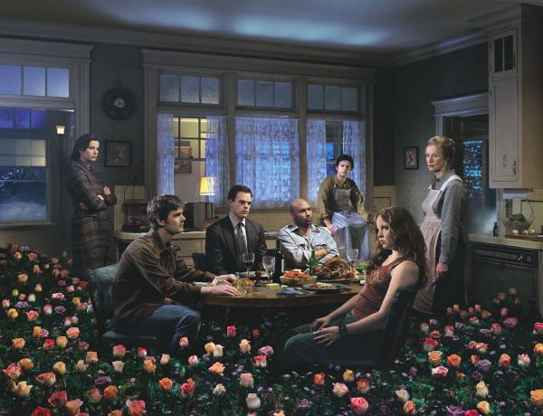 Bild 1 von 56: Freddy Rodriguez (5.v.l.), Michael C. Hall (3.vl.), Lauren Ambrose (6.vl.), Frances Conroy (1.v.r.), Peter Krause (2.v.l.)