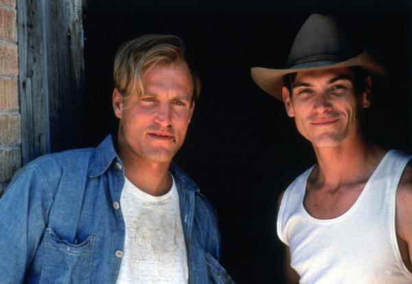 Bild 1 von 1: Pete Calder (Billy Crudup, re.) will mit seinem Freund Big Boy Matson (Woody Harrelson, li.) Rinder züchten.