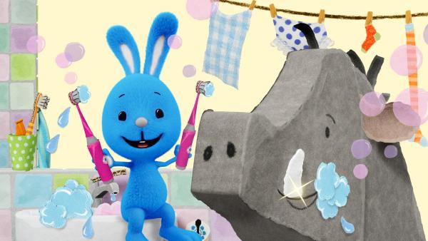 Bild 1 von 1: Bei den großen Hauern des Wildschweins braucht Kikaninchen gleich doppelte Zahnputzkraft.