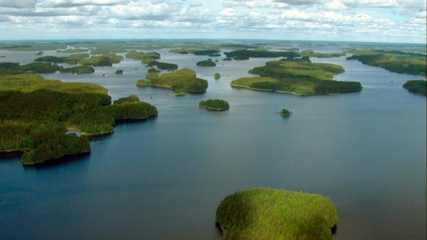 Bild 1 von 15: Wald und Wasser: Unzählige Seen und Inseln prägen die finnische Landschaft.